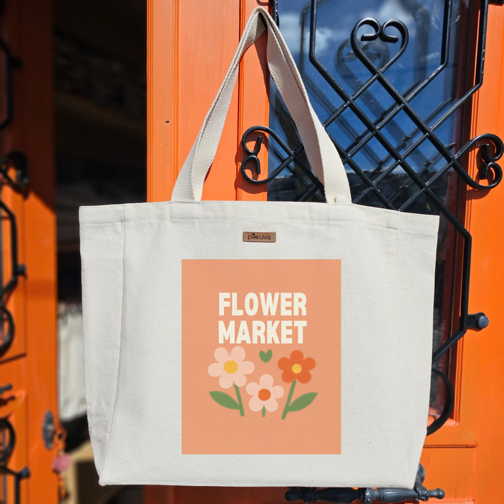 Pembe Çiçekler ve Logo Tasarımı Çiçek Temalı Modern Minimalist Pazarı Baskılıı Naturel Kanvas Bez Çanta Sap Beyaz Cırt Cırtlı Suluk Tutuculu — 20x24