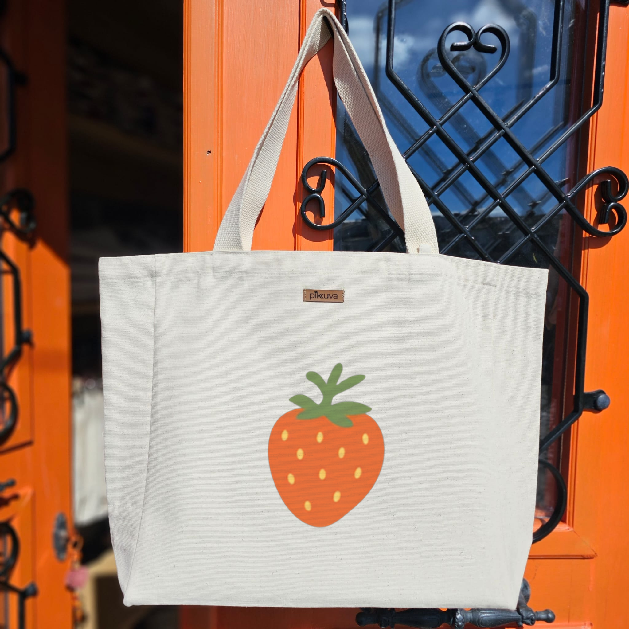 Turuncu Çilek Tasarımı Orange Strawberry Design Baskılıı Naturel Kanvas Bez Çanta Sap Beyaz Cırt Cırtlı Suluk Tutuculu — 12x20