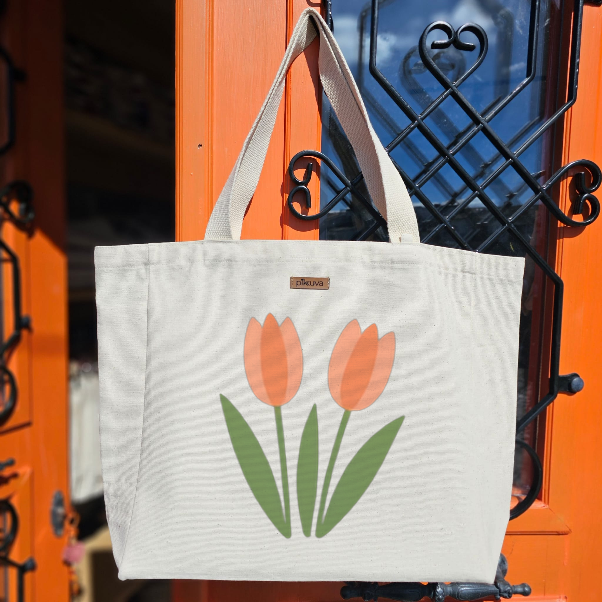 Yaz Baharı Lale Deseni Spring Baskılıı Naturel Kanvas Bez Çanta Sap Beyaz Cırt Cırtlı Suluk Tutuculu — 20x24