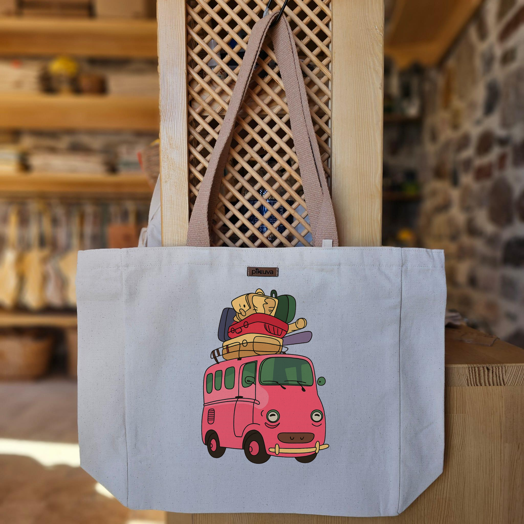 Renkli Seyahat Aracı Colorful travel vehicle Baskılı Naturel Kanvas Bez Çanta Açık Kahve Sap Beyaz Cırt Cırtlı Suluk Tutuculu — 20x24