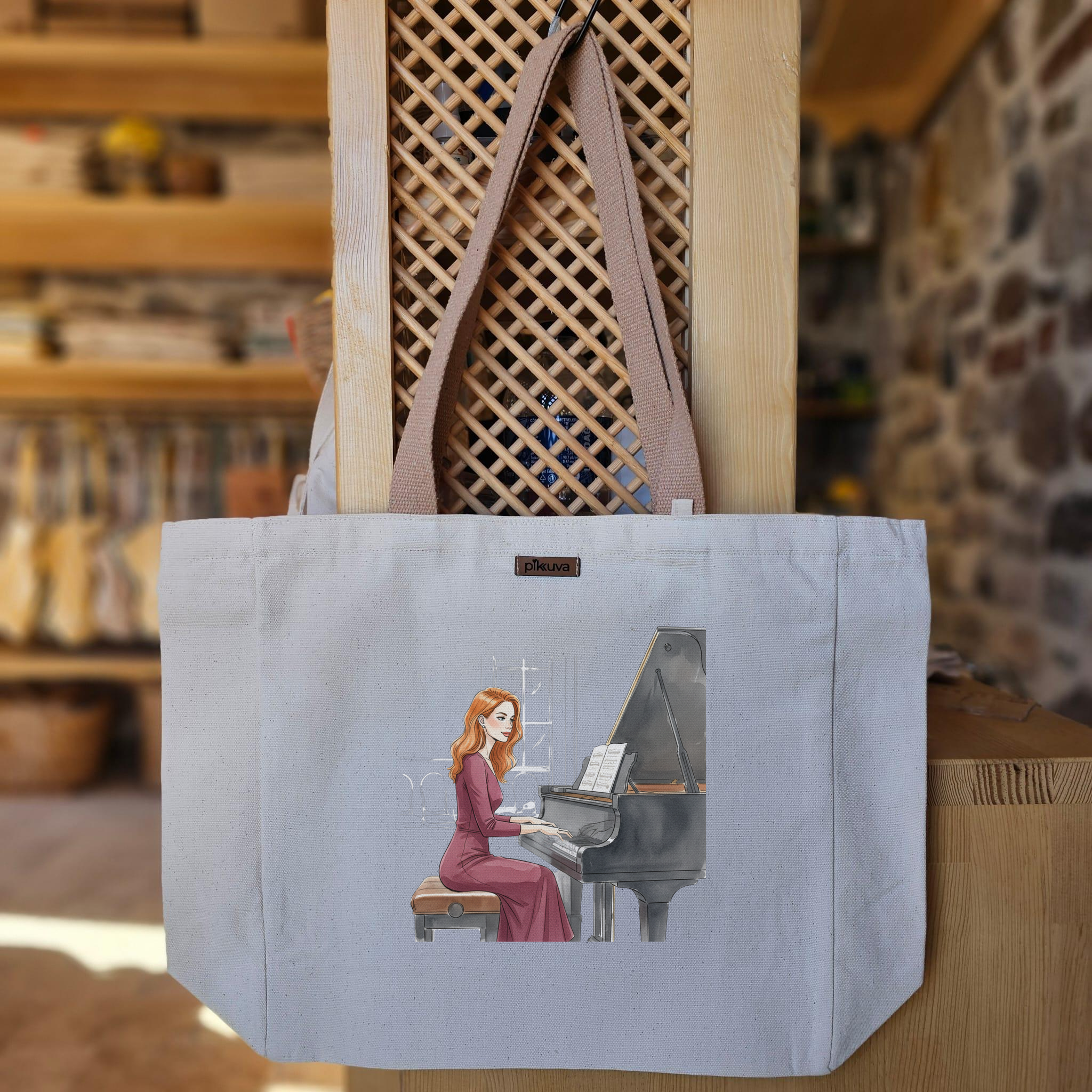 Piyano Başında Melodi Melody at the Piano Baskılı Naturel Kanvas Bez Çanta Açık Kahve Sap Beyaz Cırt Cırtlı Suluk Tutuculu — 20x24