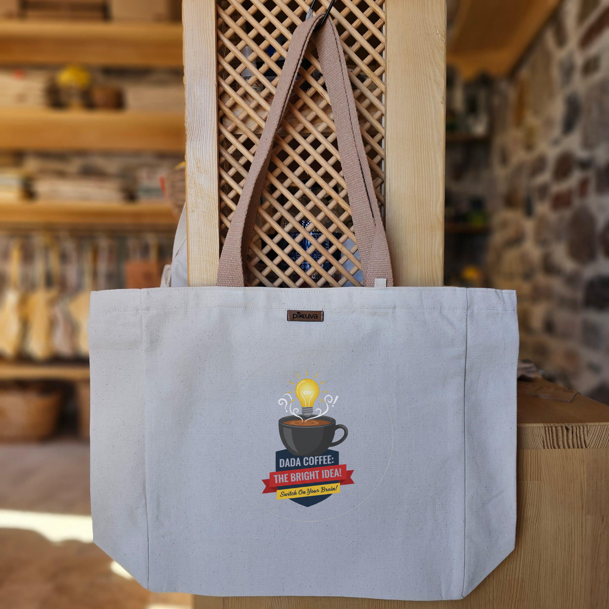 Dada Kahve Parlak Fikir COFFEE THE BRIGHT IDEA Baskılı Naturel Kanvas Bez Çanta Açık Sap Beyaz Cırt Cırtlı Suluk Tutuculu — 20x24