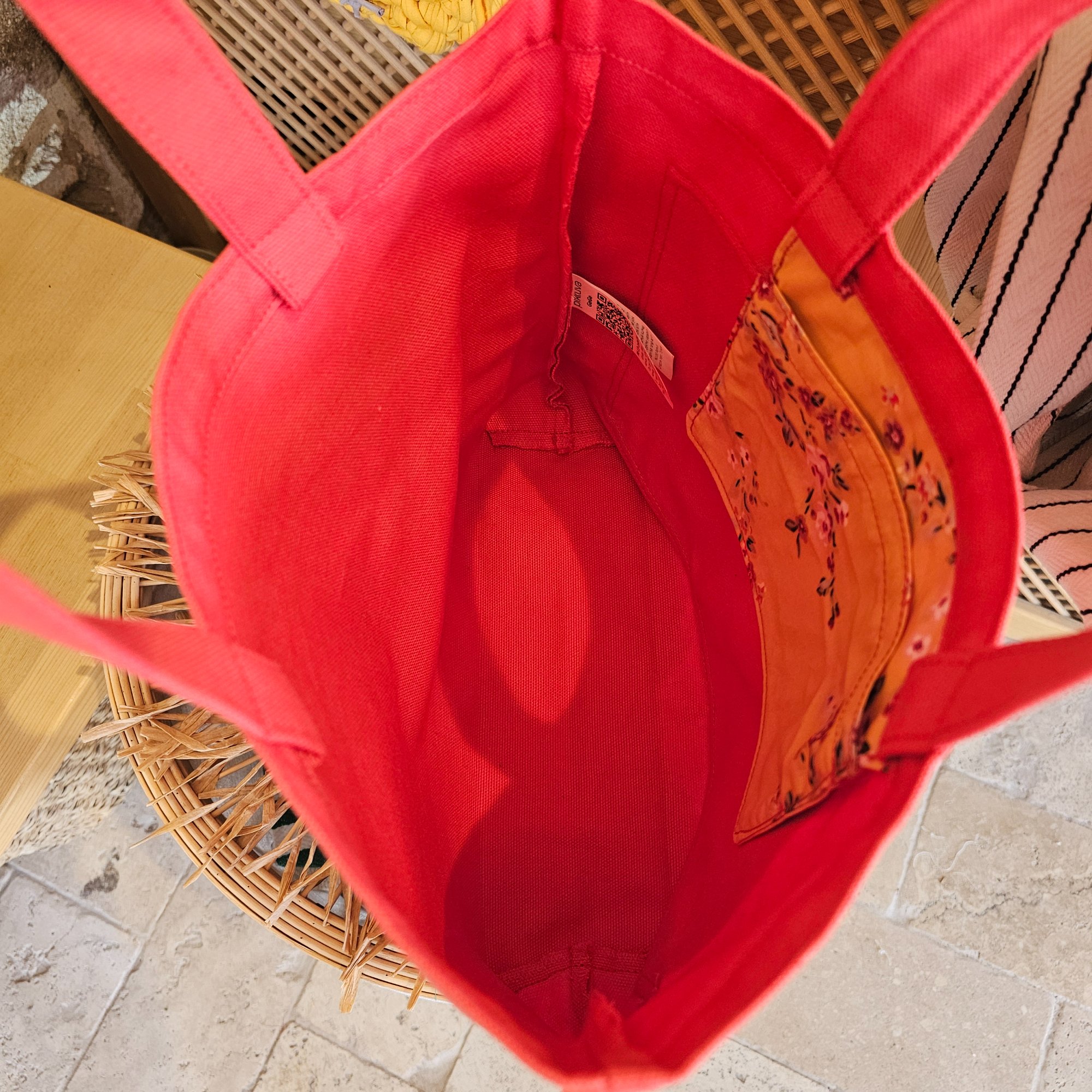 Red Canvas Bag with External Pocket and Red Handles image 6