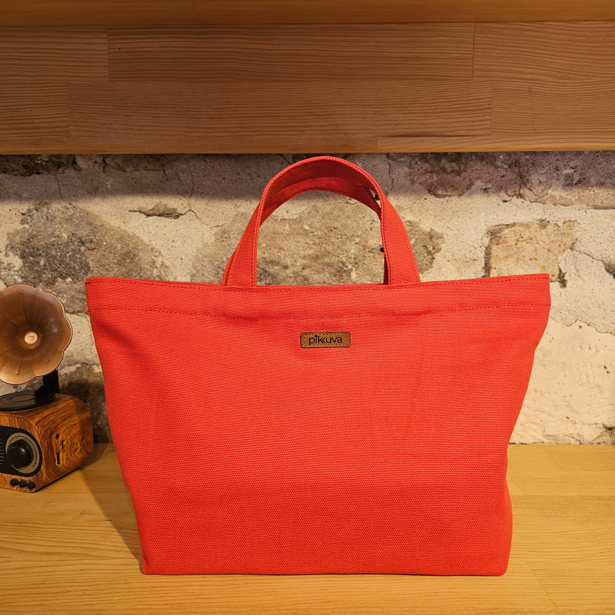 Red-Handled Snap Closure Red Canvas Bag image 2