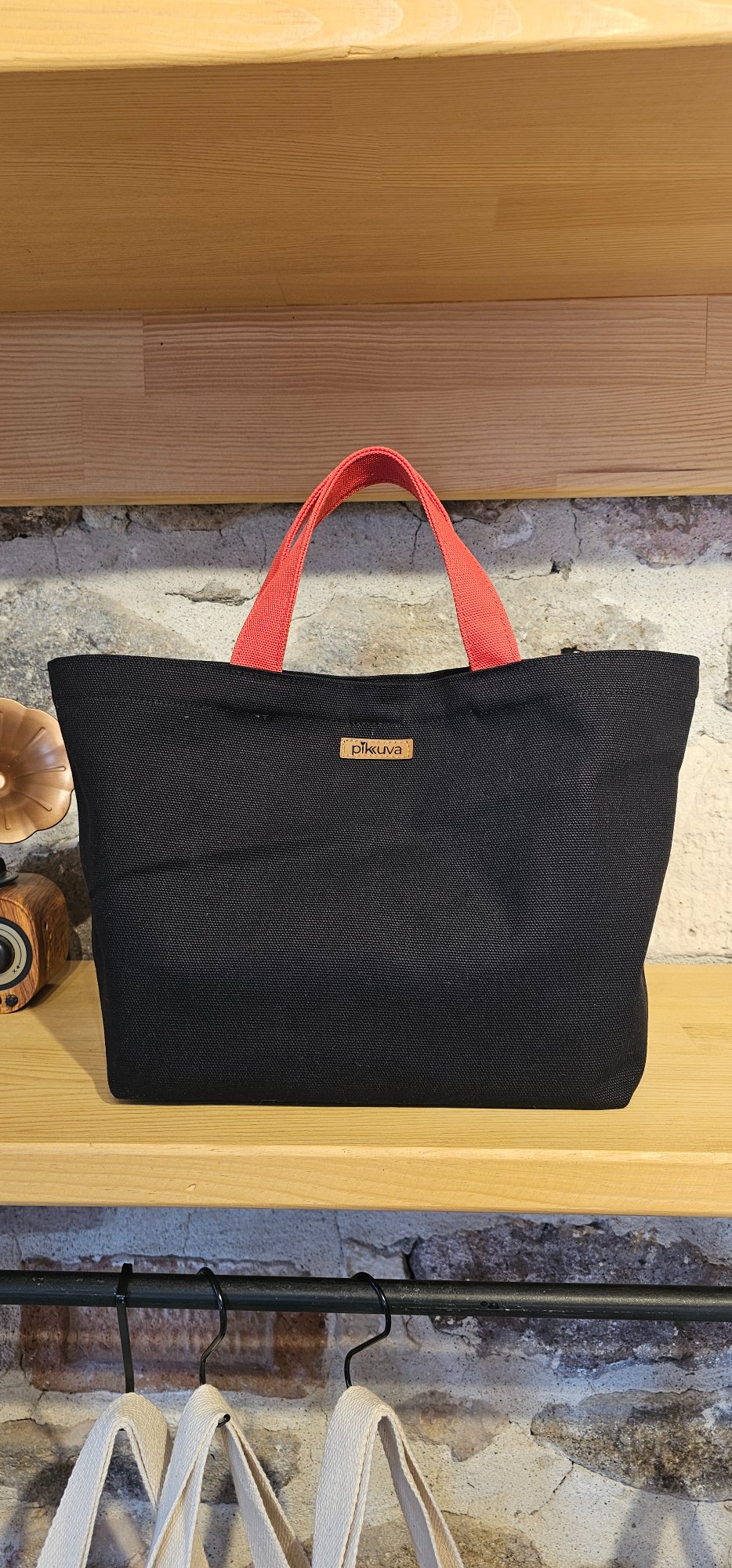 Red-Handled Snap Closure Black Canvas Bag image 3