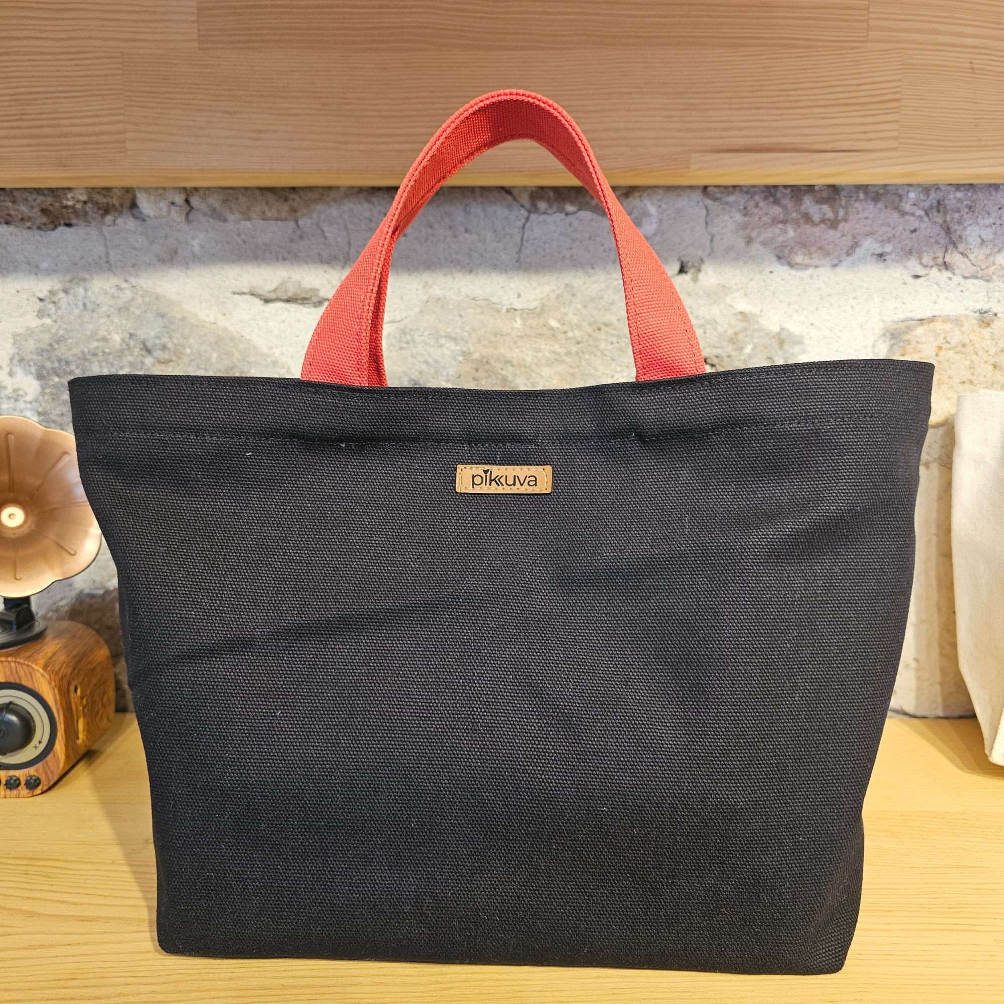 Red-Handled Snap Closure Black Canvas Bag image 6